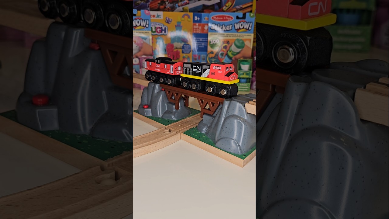 BRIO World - 33391 Collapsing Bridge