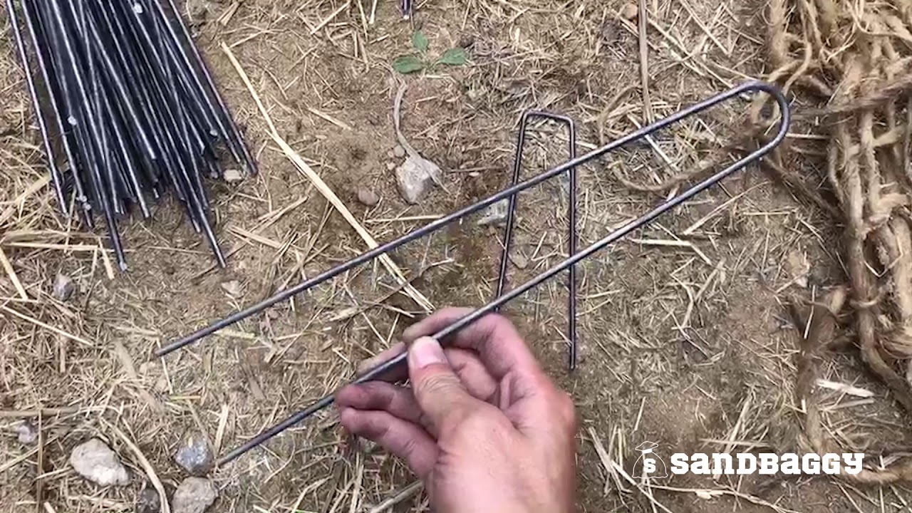 Sandbaggy 12&rdquo; Staples vs Standard Landscape Staples