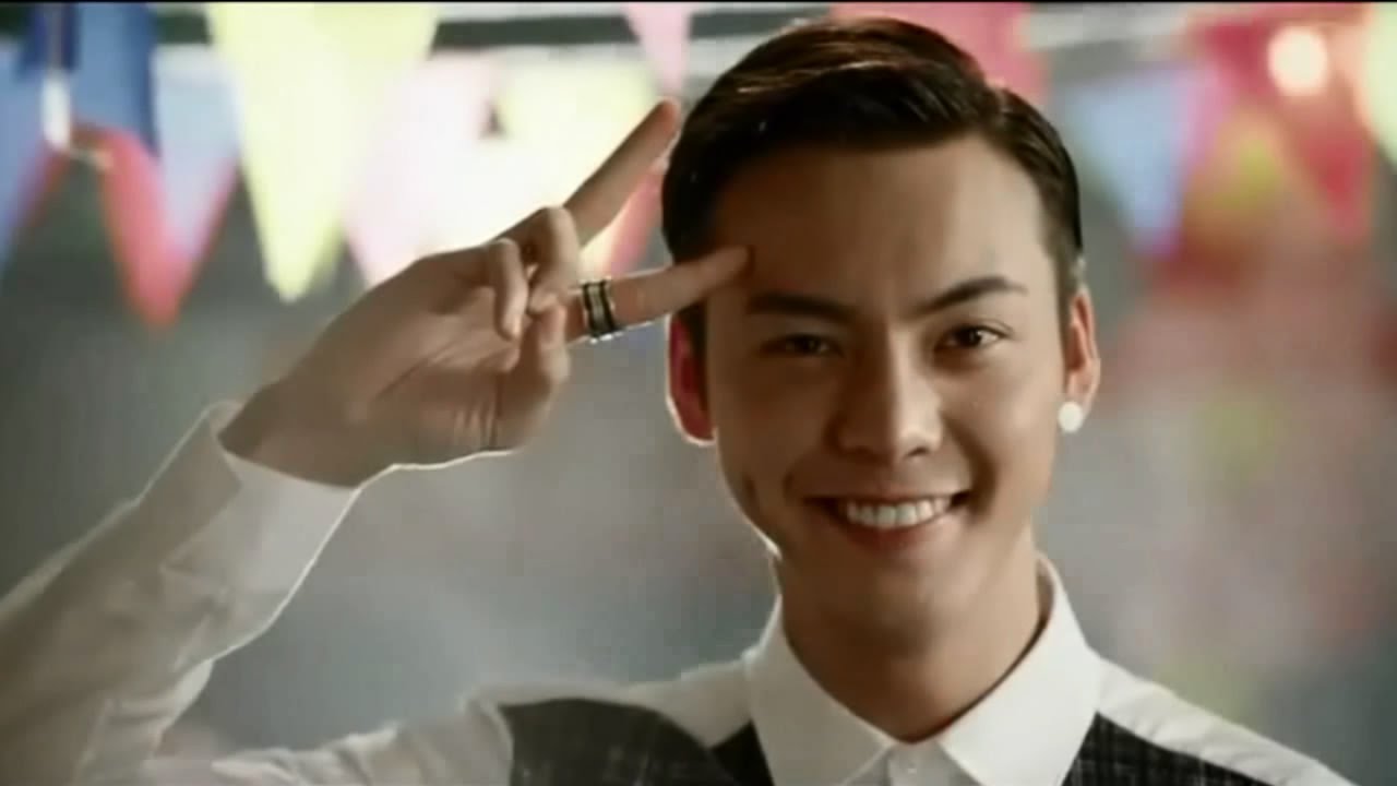 【陳偉霆 William Chan】恋爱循环（⺻▽⺻ ）萌萌哒牙齿精 By一只熊2