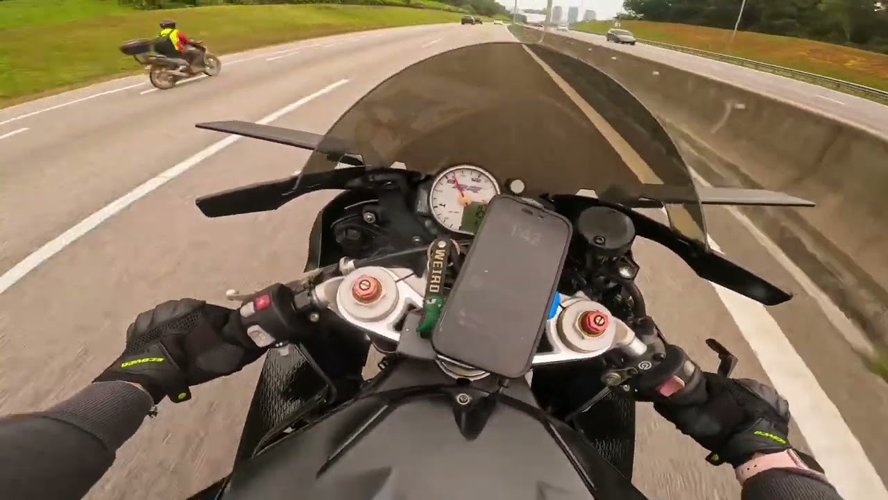 CHILL RIDE BACK FROM CAMPUS | S1000RR [4K]
