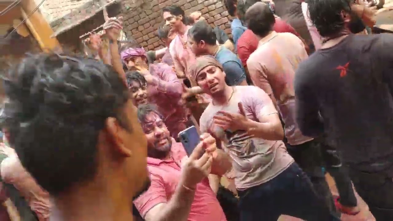 Holi celebration of nardiya Nikunj pariwar Radha Madhav Mandir Ghaziabad Shri Naresh bhaiya ji