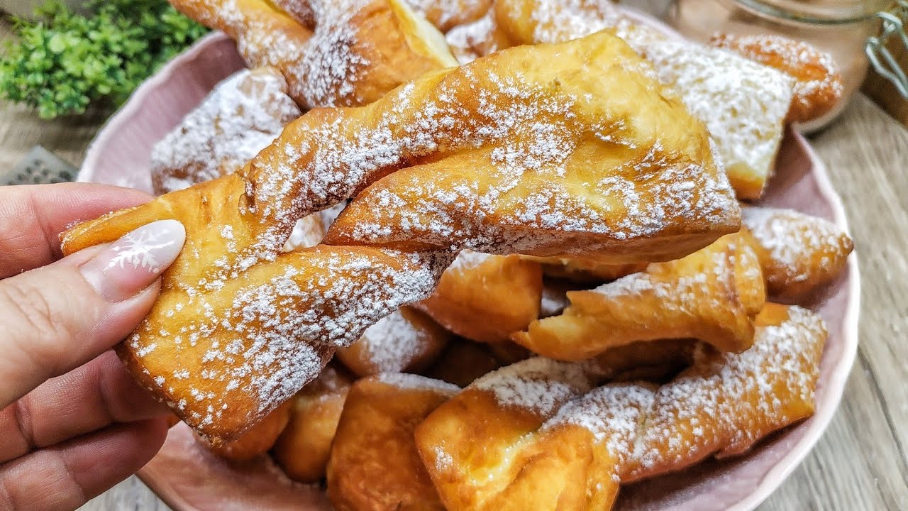 Drożdżowe faworki idealne na tłusty czwartek. 