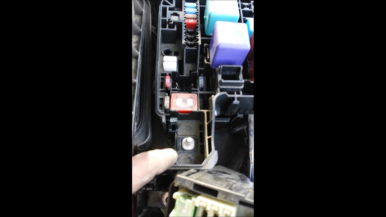 Replacing 120 amp altenator fuse 2004 Toyota camry