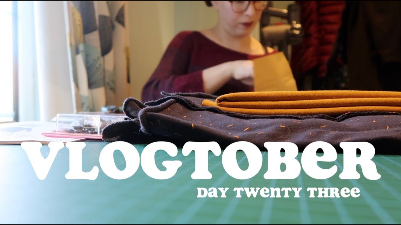 Short & Sweet & Sewing | Vlogtober Day Twenty Three
