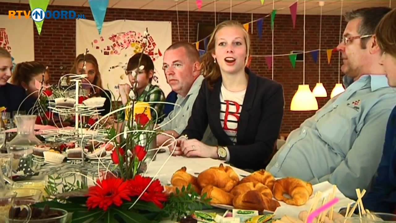 Leerlingen zetten conciërges in het zonnetje