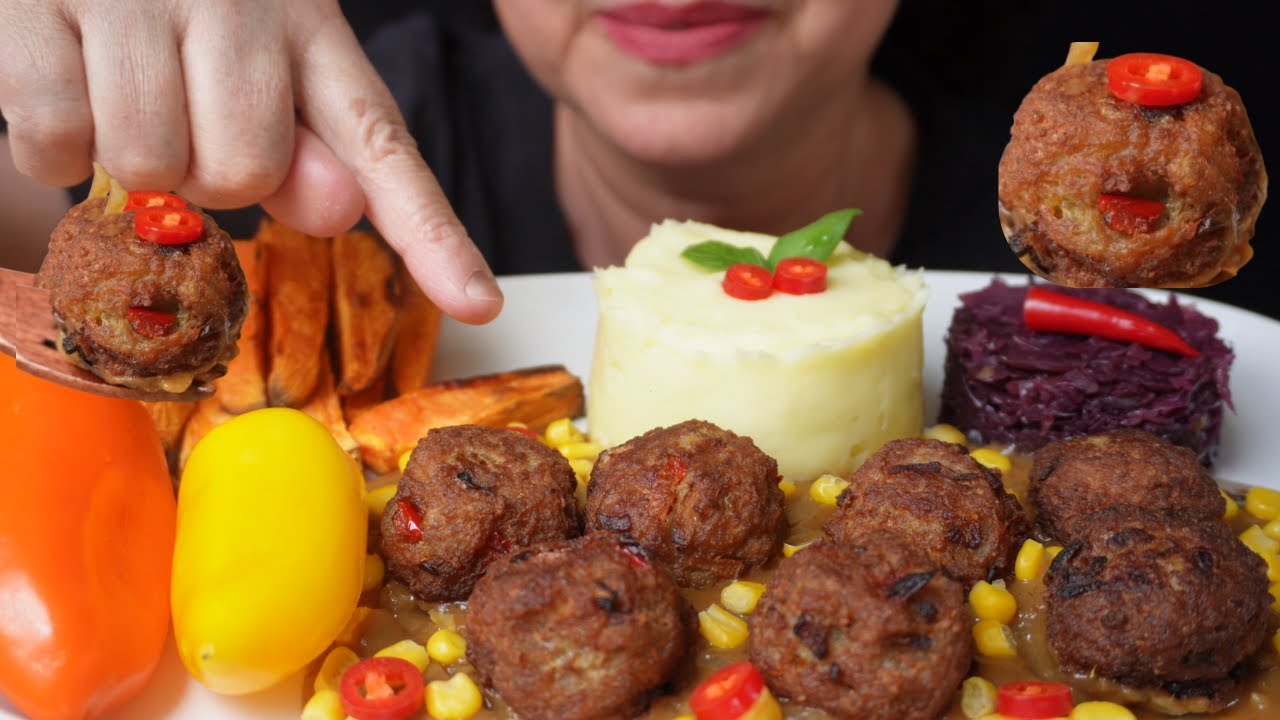ASMR EATING MEATBALLS MASHED POTATOES(EATING SOUNDS) Sica's-ASMR