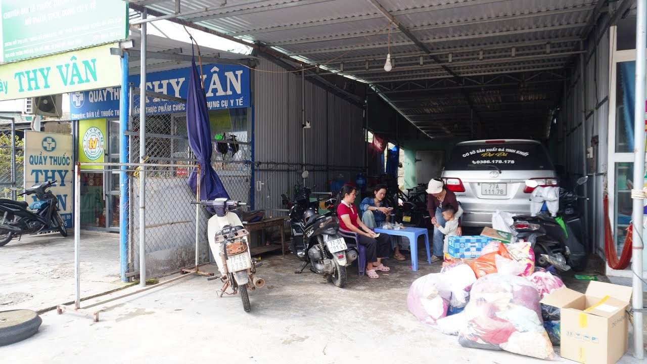 Chung tay hỗ trợ bà con vùng lũ Miền Trung