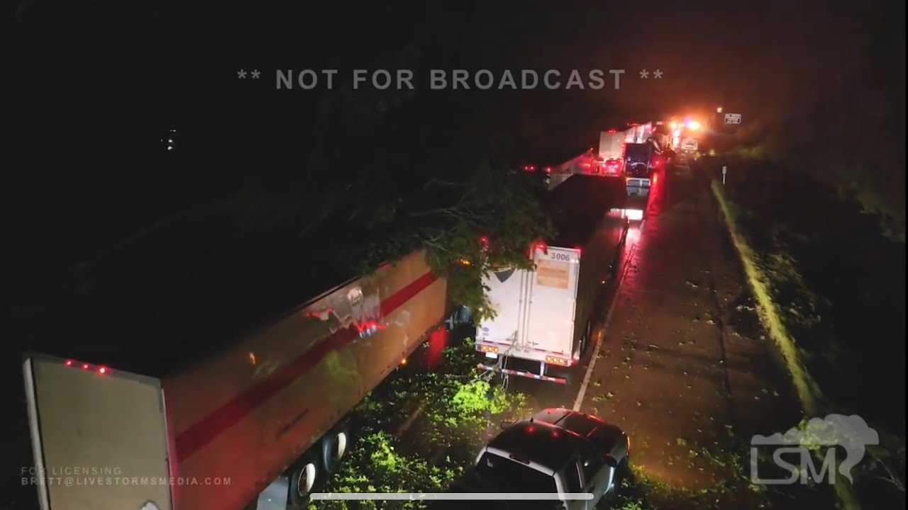 40924 Vicksburg, MS-Tornado Warned storm, trees on semis, I20 blocked