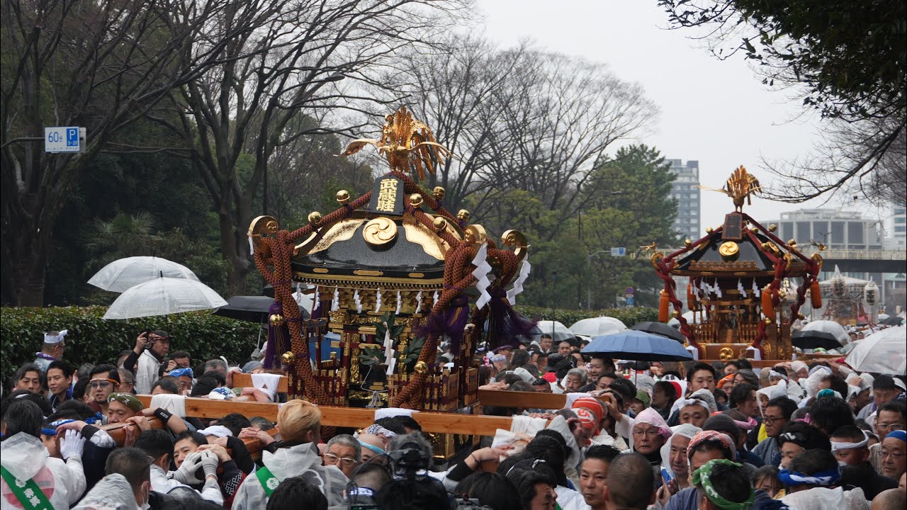 皇紀2686年　建国記念の日奉祝記念行事　神輿パレード　代々木公園通り渡御