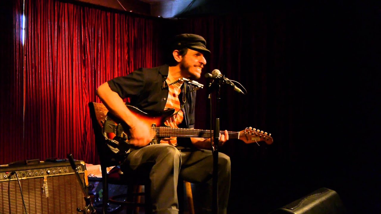 Vic Ruggiero - Lonely Nights - Live In Hamilton 2015