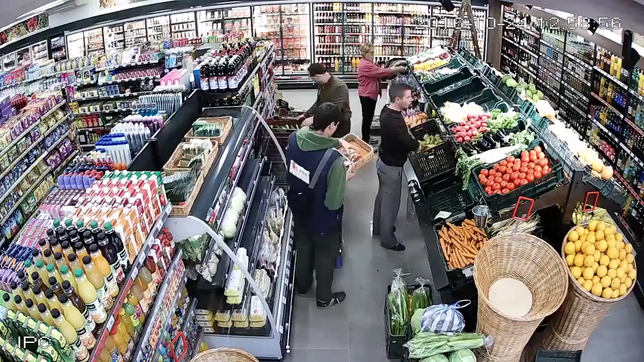 Így készül egy COOP bolt!