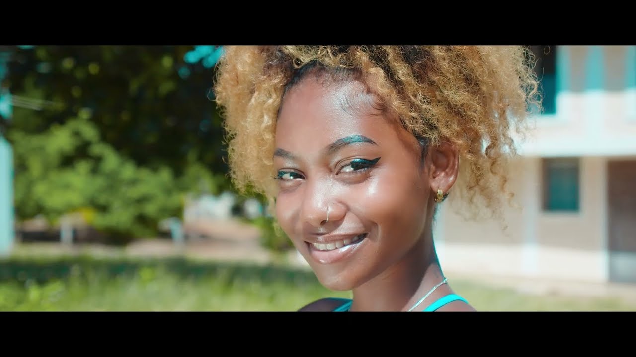ANDROWEL  MBOLA TSY SOARA CLIP OFFICIEL BY COOLL KEVINE 2023