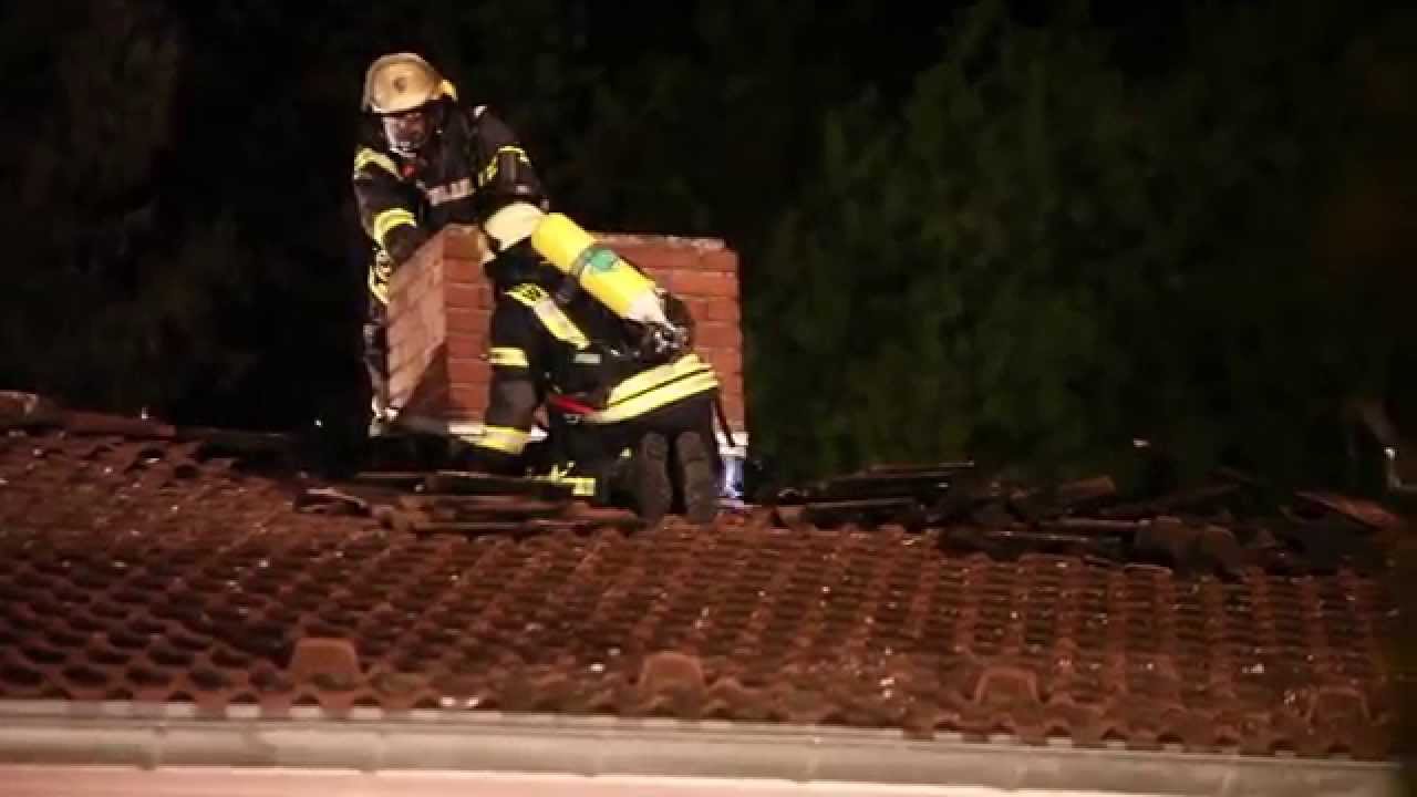 Dachstuhlbrand in Wiesbaden-Kohlheck - Bewohner von Nachbarn gerettet