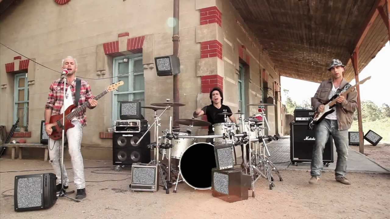 Bungee - Descarrilado (Video Oficial)