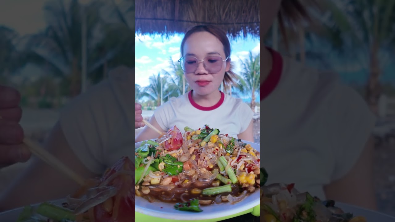 #สาวลาวพากิน #กินส้มตำ #ส้มตำำปูปลาร้า 