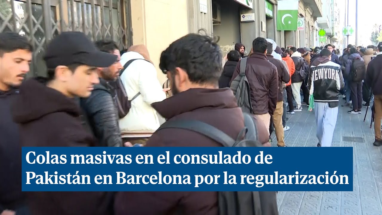 Colas masivas en el consulado de Pakistán en Barcelona