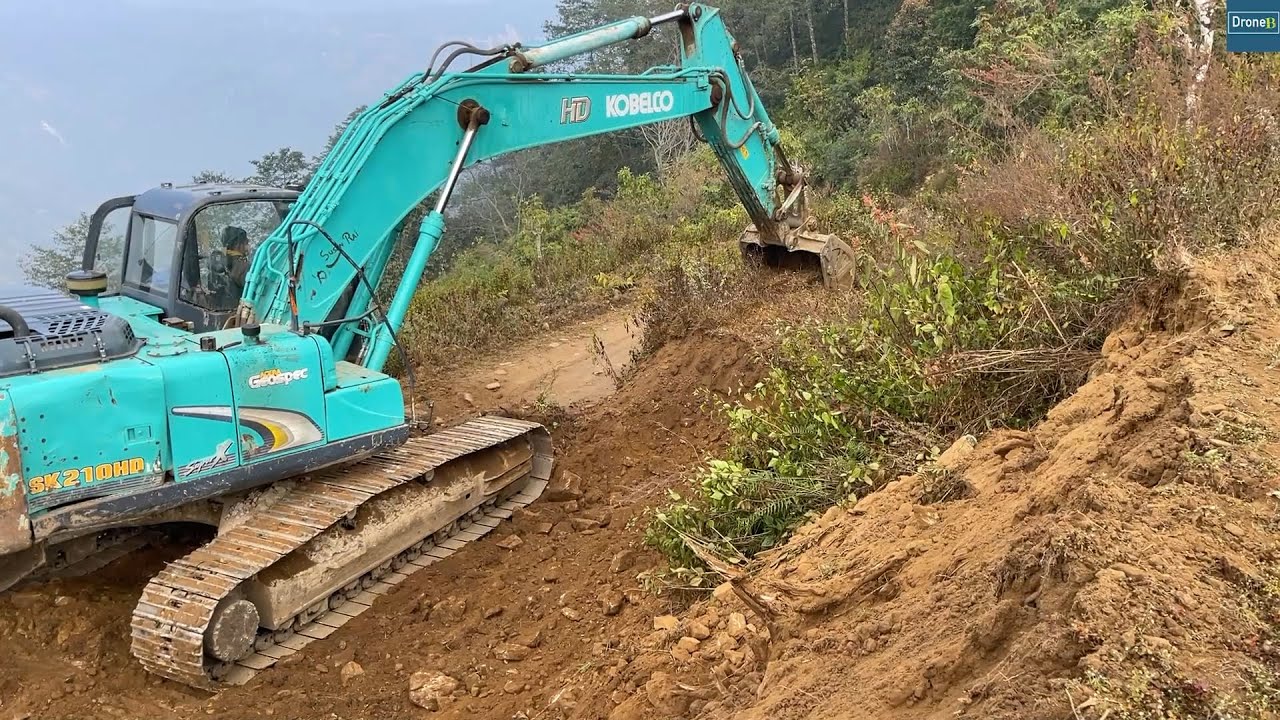 OLD Road in COLD Day with KOBELCO 210 EXCAVATOR getting Widened