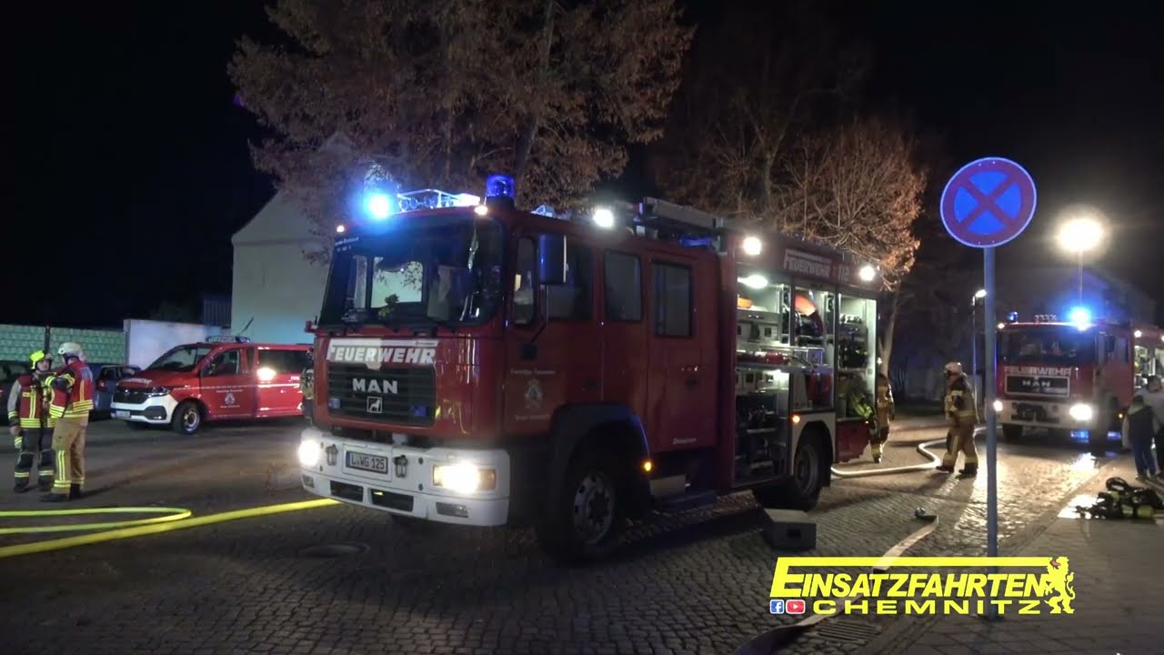 DACHSTUHL IM LANDKREIS LEIPZIG IN FLAMMEN: DUTZENDE FEUERWEHRLEUTE STUNDENLANG IM EINSATZ