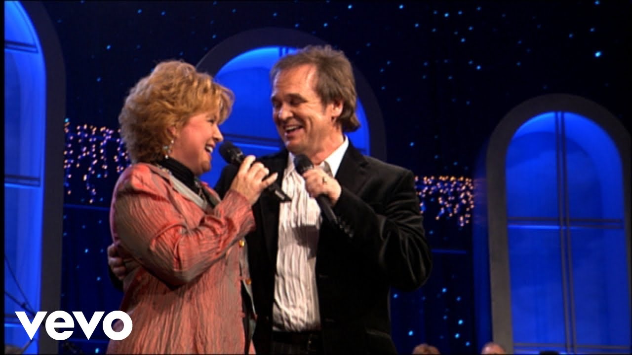 Bill & Gloria Gaither - The Greatest Gift of All [Live] ft. Jeff & Sheri Easter