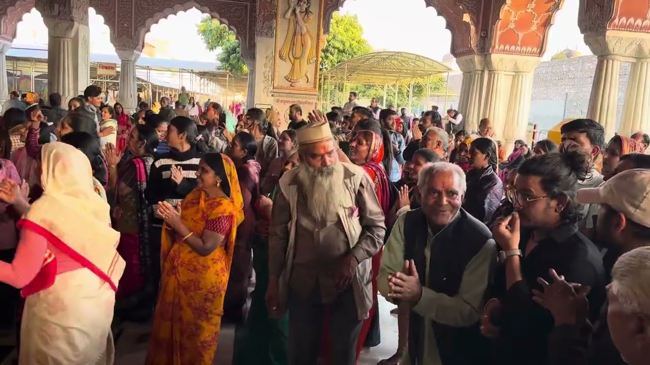 काली सी सूरत को मारे मन में बसगो गोरे हो तो कई कर दो।गोविंद देव जी न्यू सॉन्ग