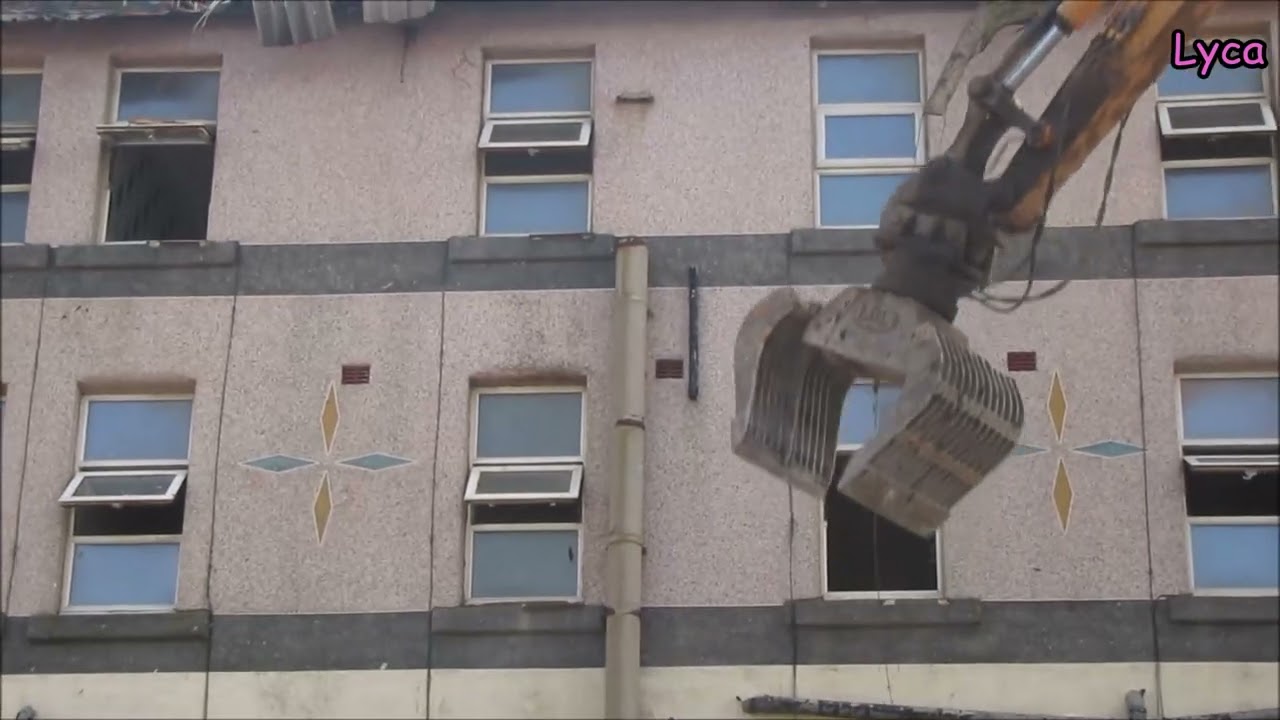 St Chad's Hotel  Part 36. Tuesday Afternoon. Attacking the final side.