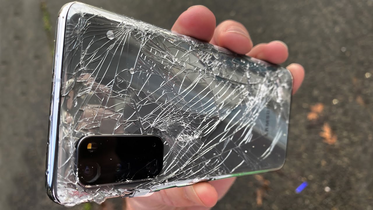 Тестируем Galaxy S20 на падение, пока он не разобьется... Сколько падений?