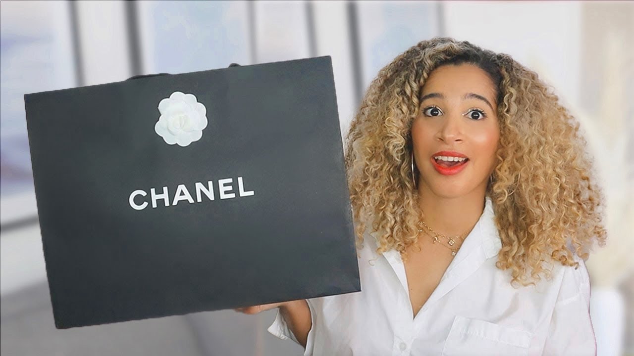 J'AI REÇU UN SAC CHANEL ULTRA RARE POUR NOËL 😱 ! *Unboxing Chanel*