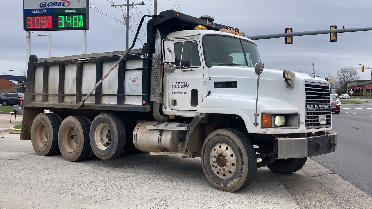 Truckspotting!  Navistar, 9300, Old Mack CH AND SHORT HOOD 359 DUMP TRUCK!