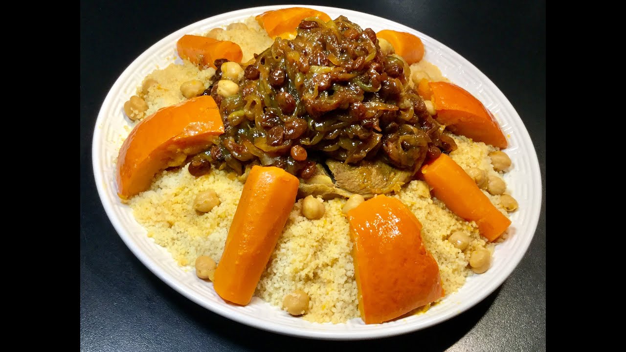 RECETTE DE SAISON LE COUSCOUS À L’AGNEAU À LA CITROUILLE, CAROTTE ET TFAYA
