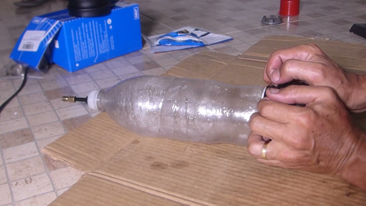 Coifa elástica da Junta homocinetica, instalação com ferramenta caseira.