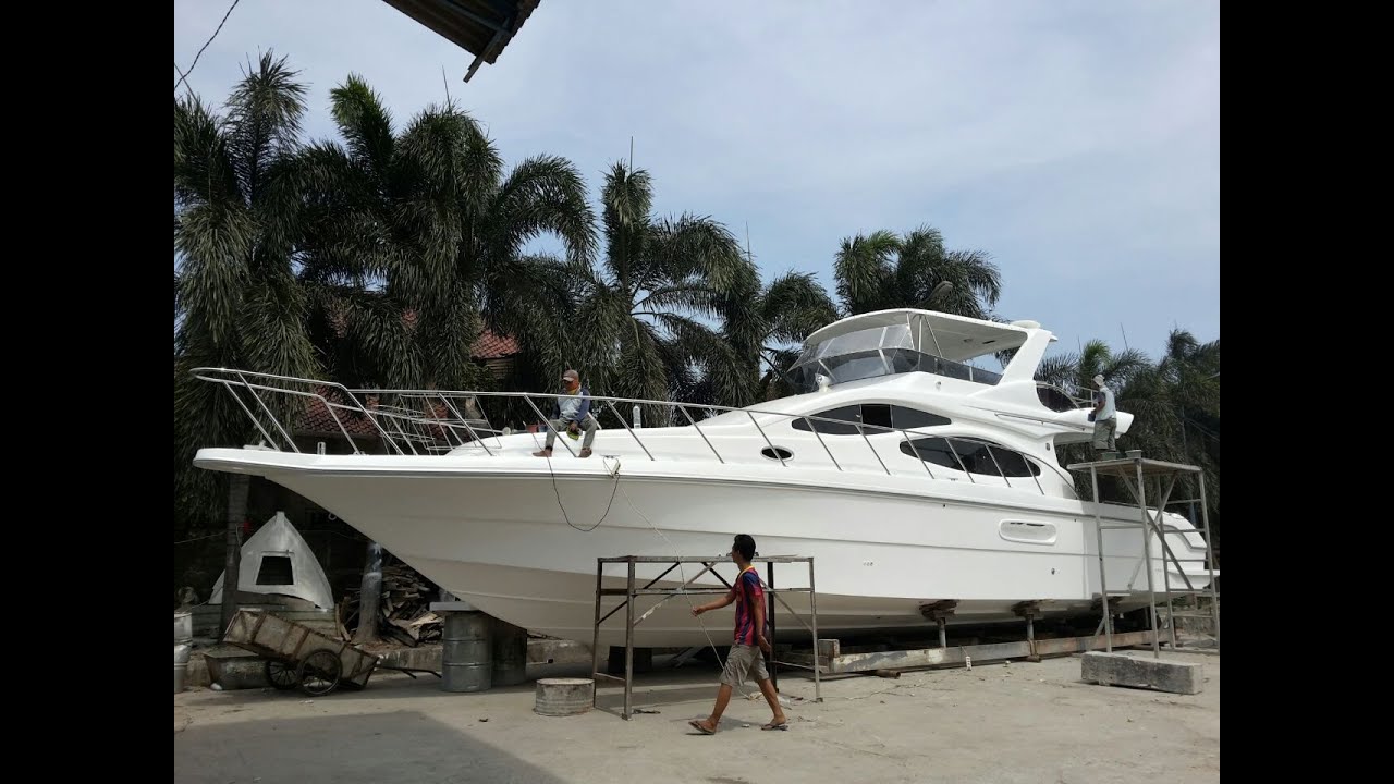 KAPAL FIBERGLASS ( FLYBRIDGE )