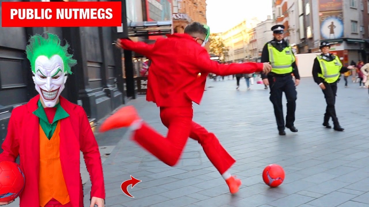 Scaring people in LONDON with a FOOTBALL !? (PUBLIC NUTMEGS CHALLENGE)