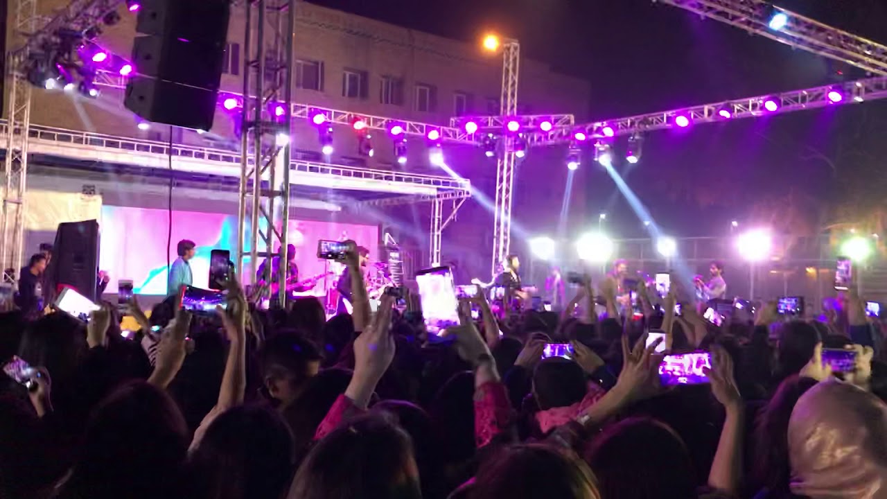 Suno chanda #live#Farhan Saeed#Multan#Beacon House