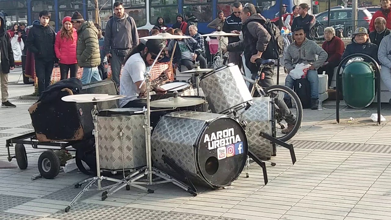 Aarón Urbina, el baterista endemoniado