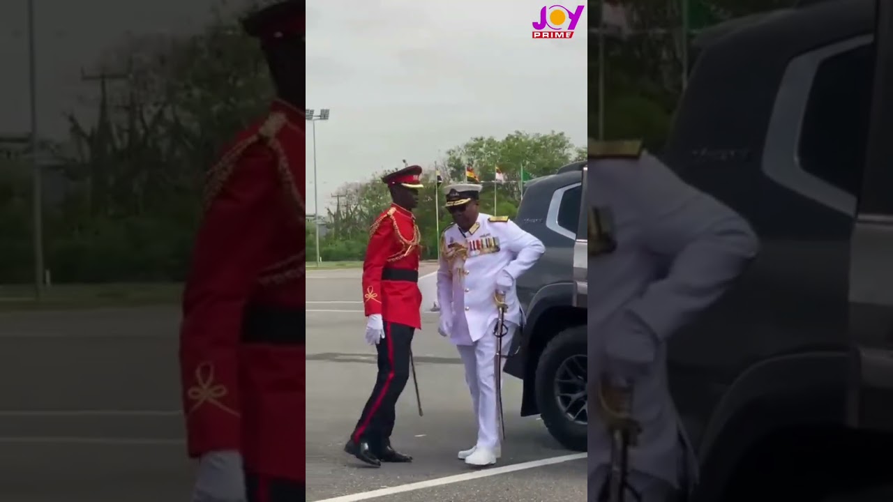 Pres. Mahama honors Ghana&rsquo;s gallant soldiers by wearing naval uniform at Military Academy graduation