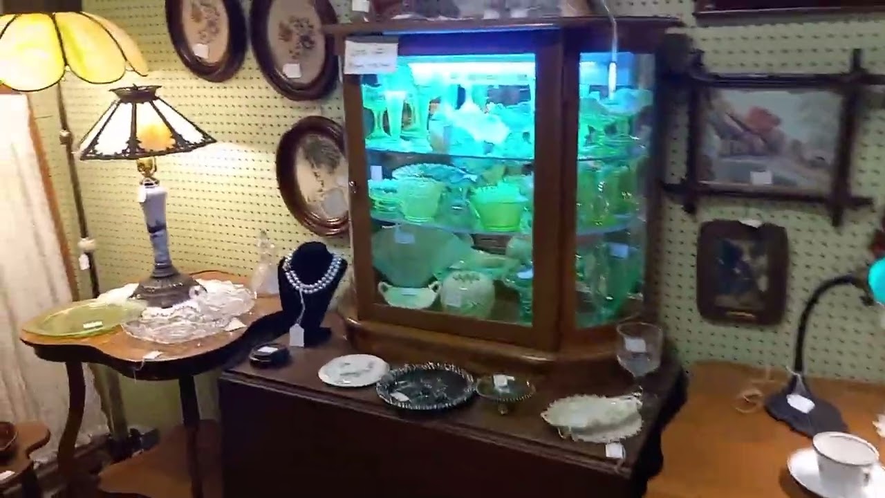 The LARGEST Antique Store She Has Ever Seen! ~ Thriftin’ On The Road With Amber