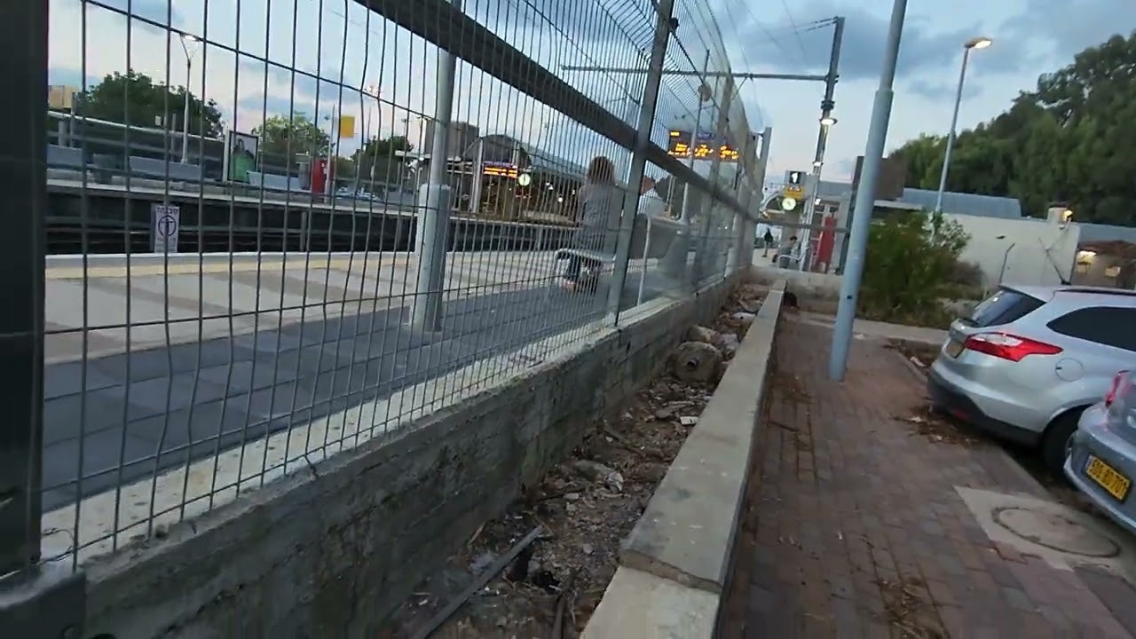 רכבות נכנסות ויוצאות וחולפות ברציפים בתחנת בית יהושע יום הבחירות יום שלישי 1.11.22 חלק א