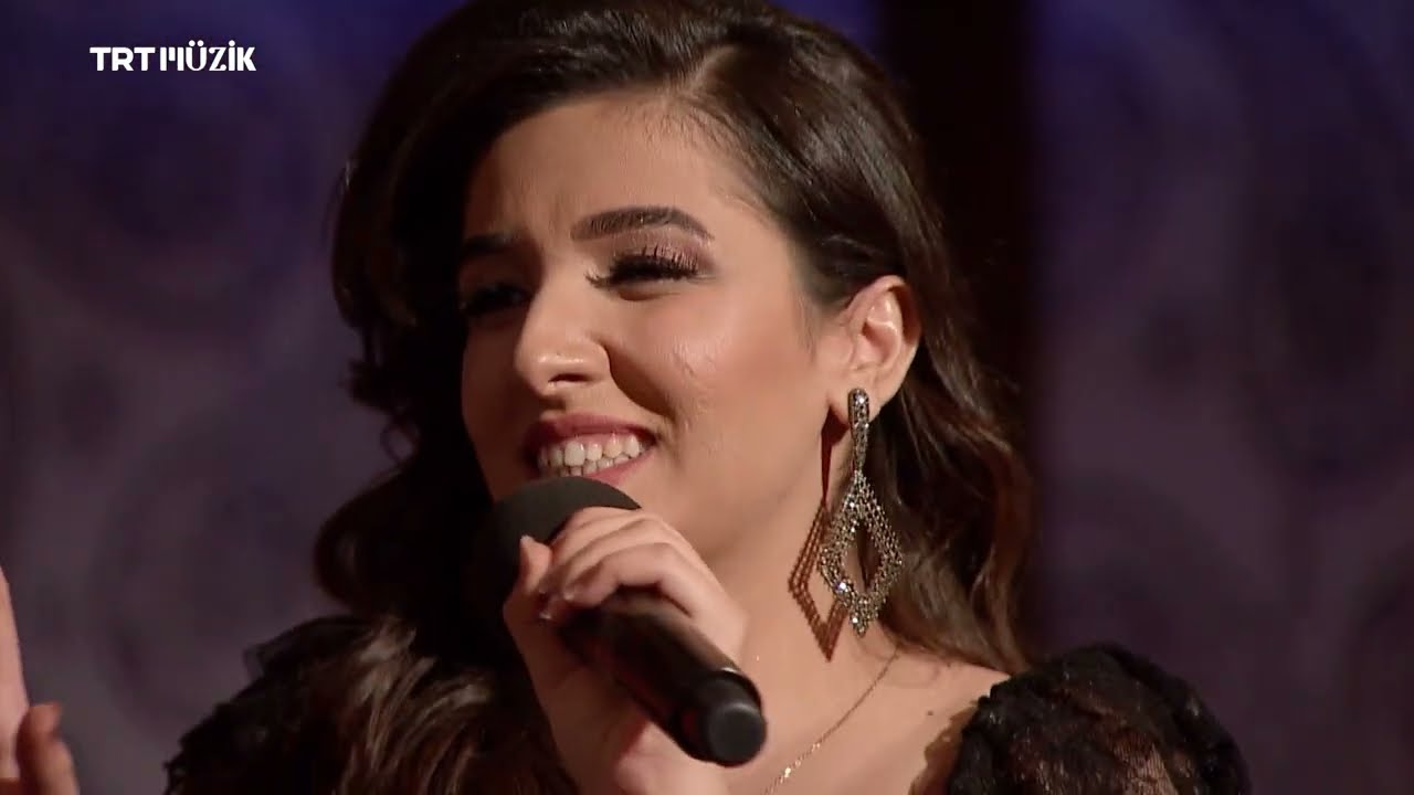 Senem Akdemir - Sen Müşfigin Yanında - Qal Sənə Qurban