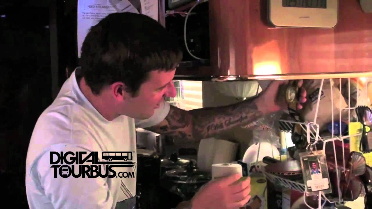 Parkway Drive - BUS INVADERS Ep. 190 (Warped Edition)