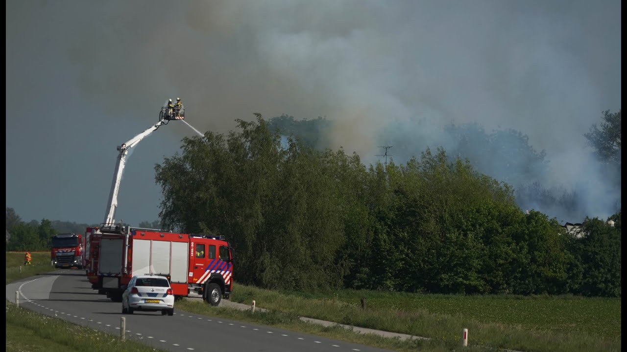Grote brand Kampen legt boerderij n in de as