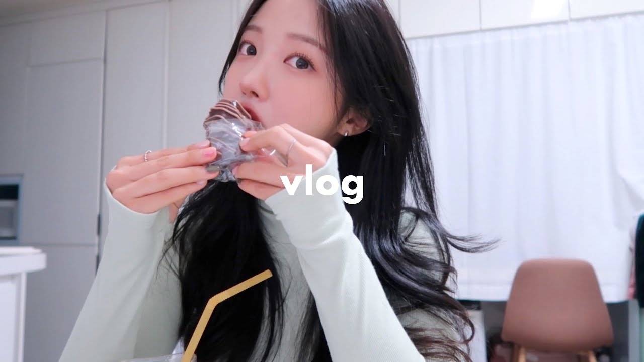 [vlog] 일상 브이로그 | 웜톤녀의 겨울옷 사재기 | 운전연수🚘 | 등교 | 얼굴형 관리법 | 필라테스 | 빵없인 못살아 | 휘낭셰 맛집 추쵼! | 대청소
