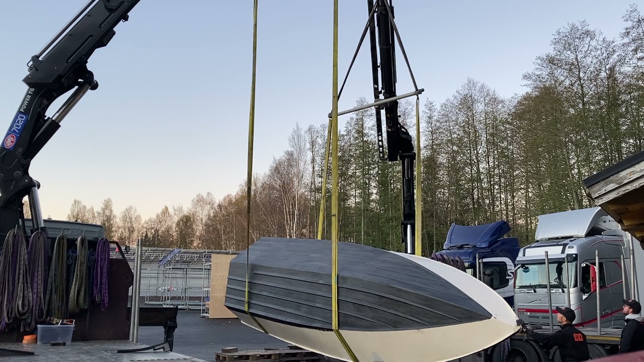 How to turn a boat ( smuggler 24 )