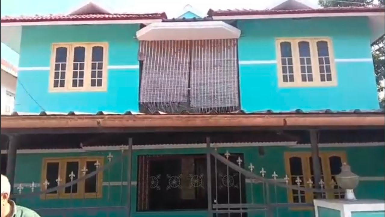 PALAKKAD Dt KULLAPULLI  PATTAMBI ROAD HOUSE FOR  LAND  SALE CALL 9074434350.