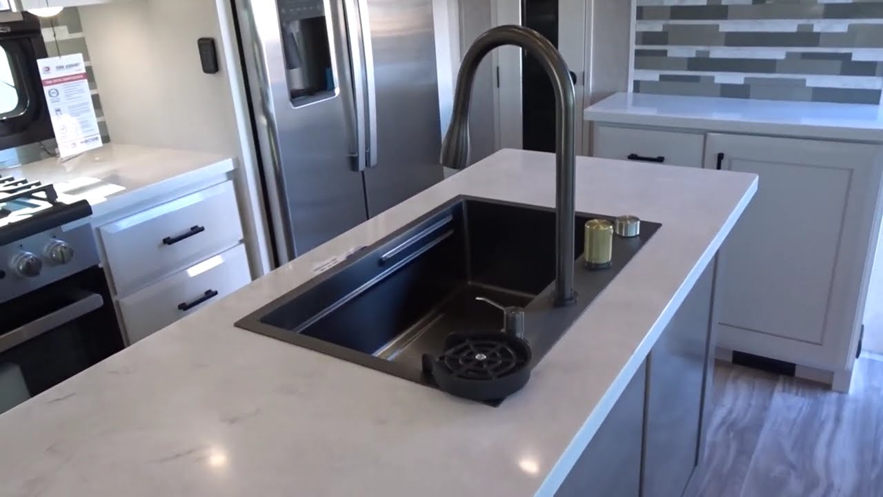 2025 Jayco Pinnacle 32RLTS