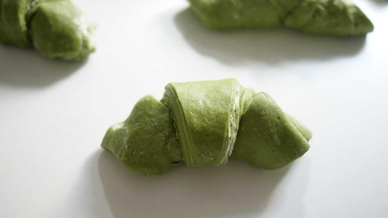 말차 크로와상 (Matcha Croissant)