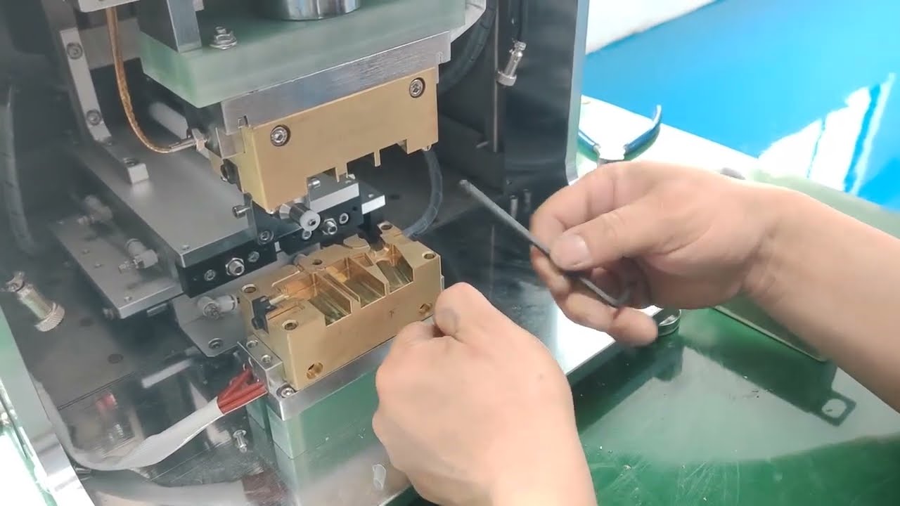 Innovation in LED Lighting: One Mold for Three-Direction Cable End Caps