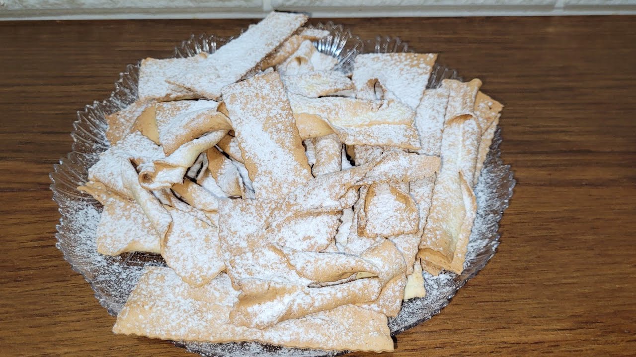 Chiacchiere di carnevale cotte in friggitrice ad aria.