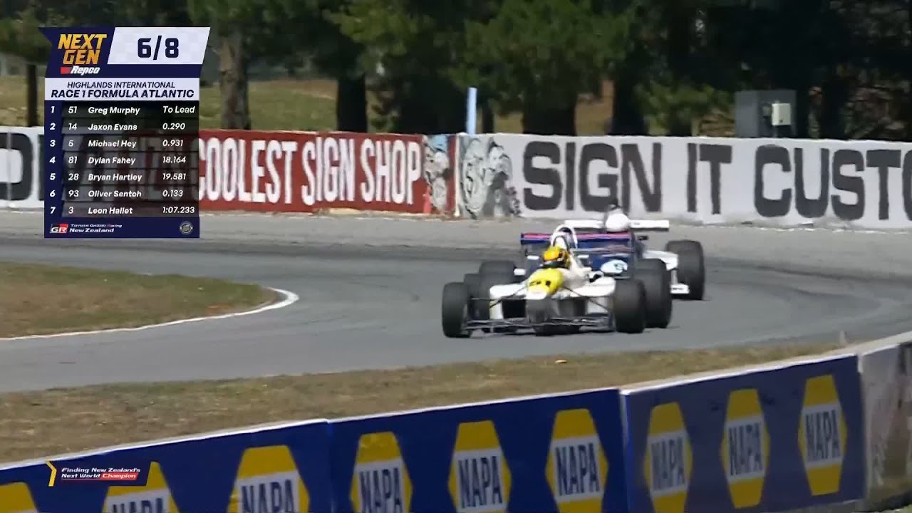 Race 1 Battle for the Lead - EcoFlow Formula Atlantic - New Zealand Grand Prix
