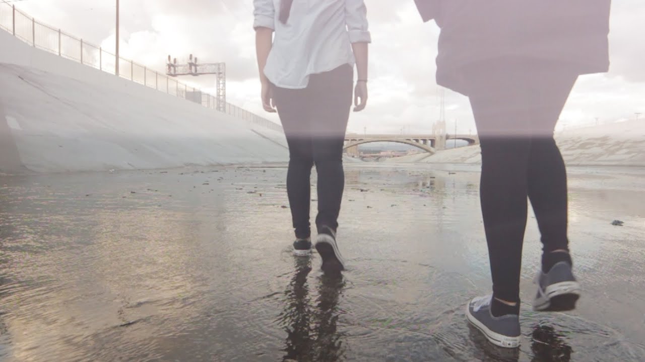 How To Create Camera Light Leaks/Lens Flares Yourself!