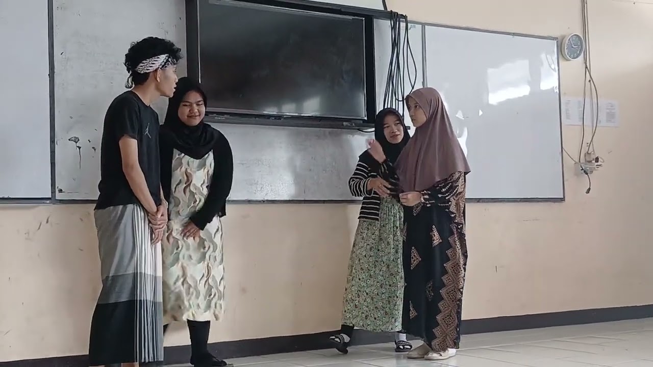 Drama sunda kelompok 4 || Eceu eceu rempong newak maling